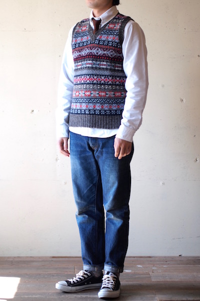 Jamieson's (ジャミーソンズ) Fair Isle V Neck Knit Vest Charcoal-3